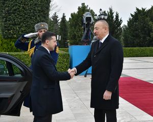 Ukrayna Prezidenti Vladimir Zelenskinin rəsmi qarşılanma mərasimi olub