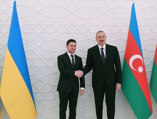Ukrayna Prezidenti Vladimir Zelenskinin rəsmi qarşılanma mərasimi olub