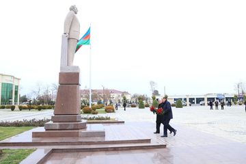 Əbülfəs Qarayev Saatlıda vətəndaşları qəbul edib
