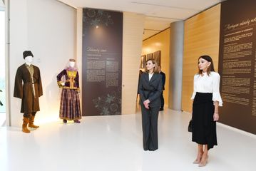 Yelena Zelenskaya Heydər Əliyev Mərkəzi ilə tanış olub  - YENİLƏNİB