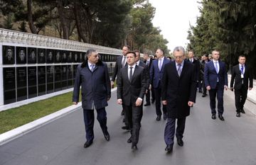 Ukrayna Prezidenti Şəhidlər xiyabanını ziyarət edib