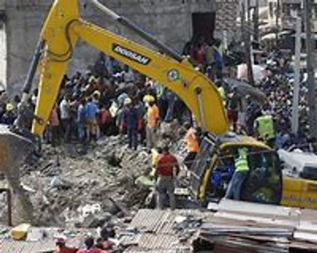 6 killed, dozens trapped in Nigeria mine collapse