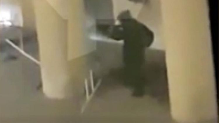Момент ликвидации стрелявшего у здания ФСБ в Москве попал на видео - ВИДЕО