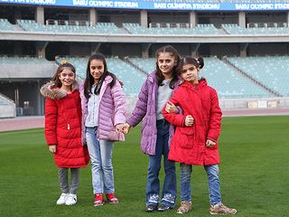Bakı Olimpiya Stadionunda daun sindromlu uşaqlarla görüş olub - FOTOSESSİYA