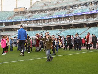 Bakı Olimpiya Stadionunda daun sindromlu uşaqlarla görüş olub - FOTOSESSİYA