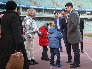 Bakı Olimpiya Stadionunda daun sindromlu uşaqlarla görüş olub - FOTOSESSİYA