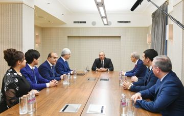 Prezident İlham Əliyev Sankt-Peterburqda Azərbaycan diaspor təşkilatlarının rəhbərləri ilə görüşüb