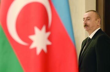 Azərbaycan Prezidenti İlham Əliyev 6 saylı seçki məntəqəsində səs verib