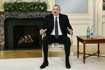 Azərbaycan Prezidenti İlham Əliyev yerli jurnalistlərə müsahibə verib - YENİLƏNİB