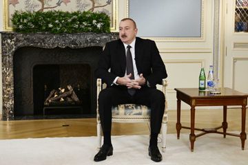 Azərbaycan Prezidenti İlham Əliyev yerli jurnalistlərə müsahibə verib - YENİLƏNİB
