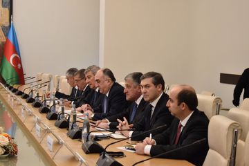 Elmar Məmmədyarov Gürcüstan parlamentinin sədri Arçil Talakvadze ilə görüşüb