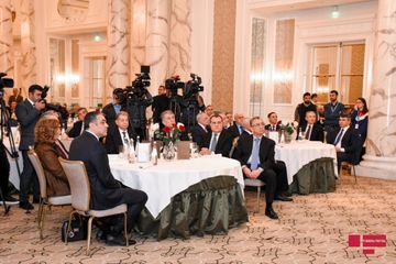 YAP-ın təşkilatçılığı ilə “Təhsilin inkişaf strategiyası: nailiyyətlər və əsas hədəflər” mövzusunda konfrans keçirilib