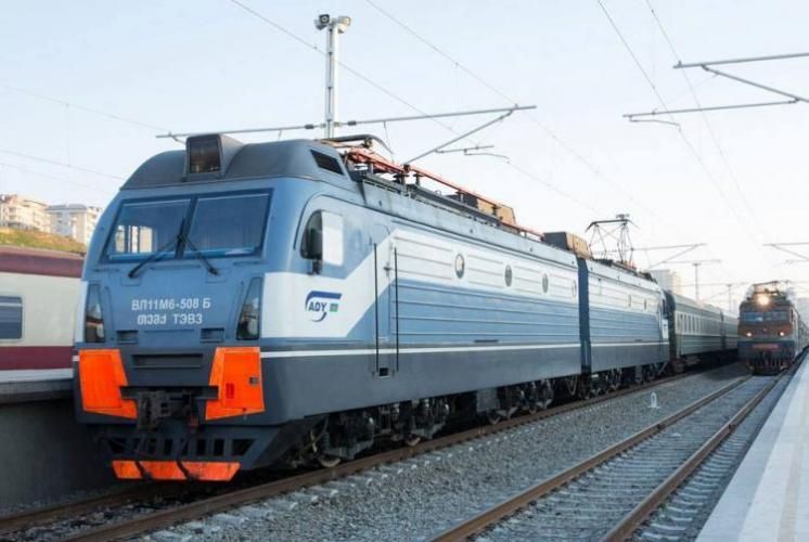 На 30 и 31 декабря в направлении Баку-Гянджа-Баку назначен дополнительный поезд