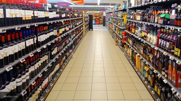 Повышаются акцизы на алкогольные, энергетические напитки и табачные изделия производства Азербайджана