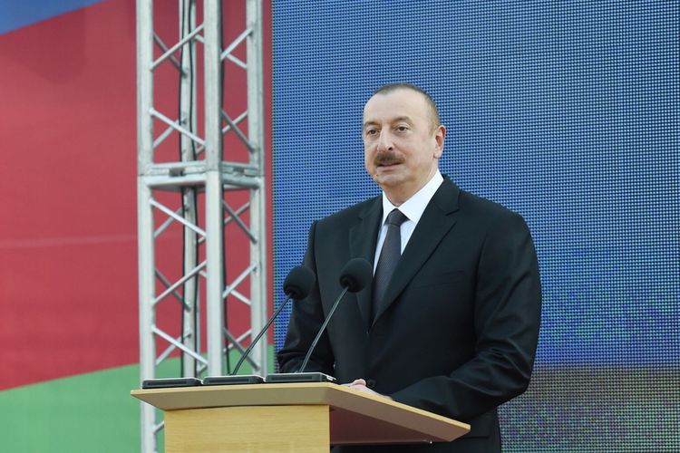 President Ilham Aliyev viewed construction at Baku-Guba-Russia state border highway