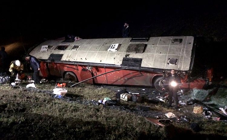 В России перевернулся автобус Москва-Тбилиси, есть погибшие и раненые 