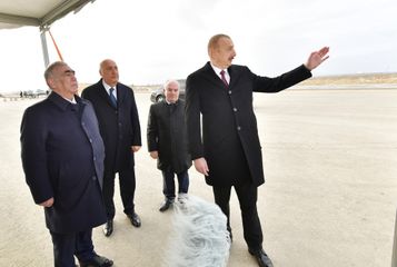 Prezident İlham Əliyev Bakı-Quba-Rusiya Federasiyası yolunun tikintisi ilə tanış olub  - YENİLƏNİB