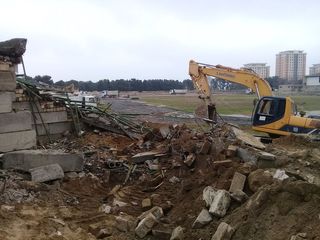 Sumqayıt şəhər stadionunun söküntüsünə başlanılıb - FOTO