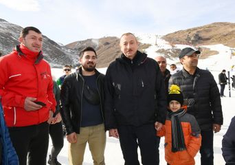 Prezident İlham Əliyev və Mehriban Əliyeva “Şahdağ” Turizm Mərkəzində görülən işlərlə tanış olublar  - YENİLƏNİB