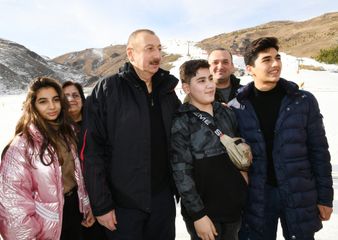 Prezident İlham Əliyev və Mehriban Əliyeva “Şahdağ” Turizm Mərkəzində görülən işlərlə tanış olublar  - YENİLƏNİB