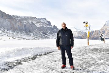 Prezident İlham Əliyev və Mehriban Əliyeva “Şahdağ” Turizm Mərkəzində görülən işlərlə tanış olublar  - YENİLƏNİB