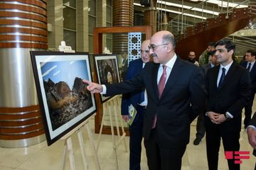 Fotomüxbir Orxan Əzimin Nəsiminin Suriyadakı məqbərəsi və Hələb şəhərinin fotolarından ibarət sərgisi nümayiş olunub