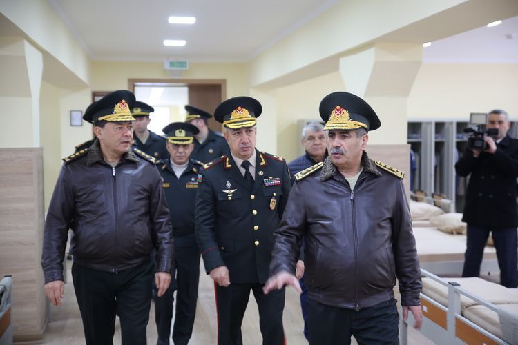 Министр обороны принял участие в открытии нового курсантского общежития Высшего военного училища