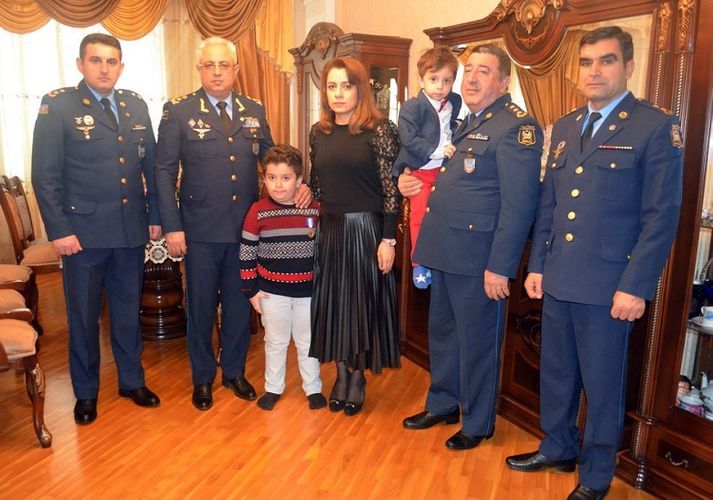 Медаль «За отвагу» вручена семье военного пилота Рашада Атакишиева
