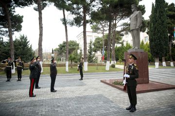 Müdafiə naziri Azərbaycan Ali Hərbi Məktəbinin yeni kursant yataqxanasının açılışında iştirak edib