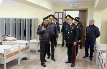 Müdafiə naziri Azərbaycan Ali Hərbi Məktəbinin yeni kursant yataqxanasının açılışında iştirak edib