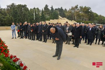 Xankəndinin işğalının ildönümü ilə əlaqədar Şəhidlər Xiyabanı ziyarət olunub