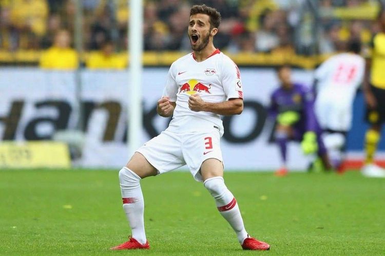 “Qalatasaray” uruqvaylı müdafiəçini icarəyə götürüb