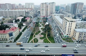 Prezident İlham Əliyev Bakının daha bir parkında aparılan yenidənqurma işləri ilə tanış olub - YENİLƏNİB