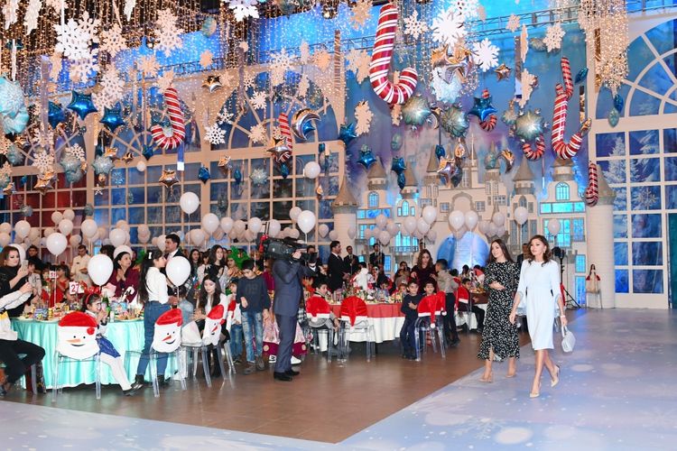 Heydar Aliyev Foundation arranges traditional New Year party for children First Vice-President Mehriban Aliyeva attended the event