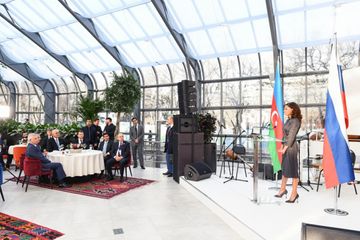Mehriban Əliyeva Moskvanın Xalq Təsərrüfatı Nailiyyətləri Sərgisində yenidən qurulan “Azərbaycan” pavilyonunun açılışında iştirak edib - FOTO