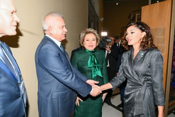 Mehriban Əliyeva Moskvanın Xalq Təsərrüfatı Nailiyyətləri Sərgisində yenidən qurulan “Azərbaycan” pavilyonunun açılışında iştirak edib - FOTO