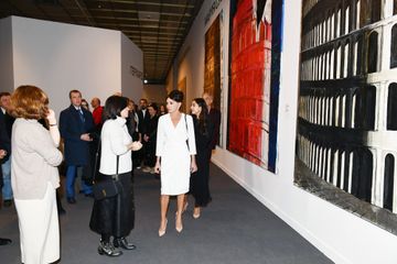 Birinci vitse-prezident Mehriban Əliyeva 8-ci Moskva Beynəlxalq Müasir İncəsənət Bienallesi ilə tanış olub - FOTOSESSİYA