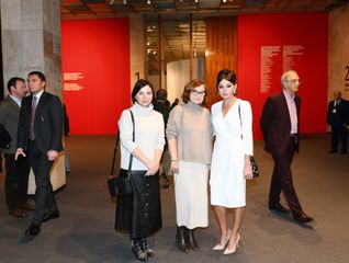 Birinci vitse-prezident Mehriban Əliyeva 8-ci Moskva Beynəlxalq Müasir İncəsənət Bienallesi ilə tanış olub - FOTOSESSİYA