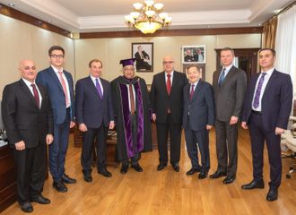 Akademik Arif Paşayev Xarkov Aviasiya İnstitutunun fəxri adları ilə təltif edilib