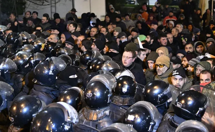 Tbilisidə aksiyanın dağıdılması zamanı saxlanılan 28 nəfərdən 18-i azadlığa buraxılıb - YENİLƏNİB 1