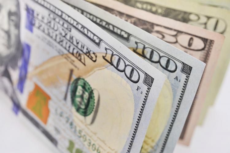 Dolların sabahkı məzənnəsi açıqlanıb