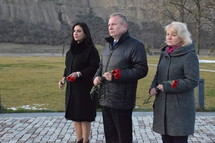 Belarus səfiri Quba Soyqırımı Memorial Kompleksini ziyarət edib