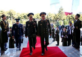 Azərbaycan və Rusiya Silahlı Qüvvələri Baş Qərargah rəislərinin görüşü keçirilib