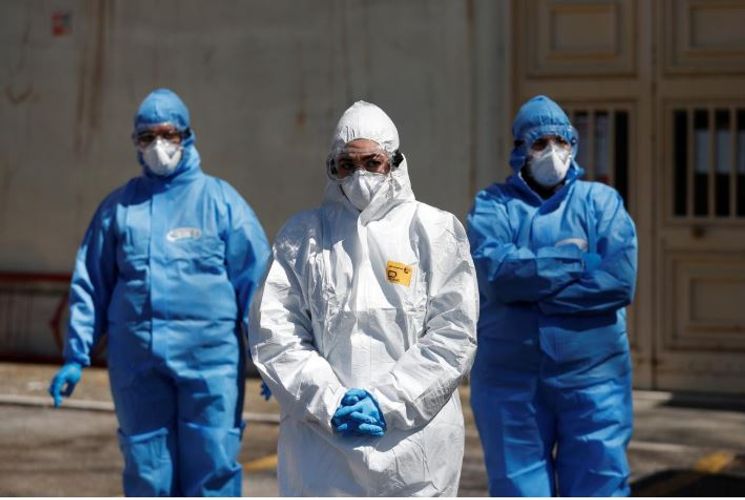 Italy reports 727 new coronavirus-related deaths