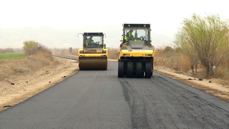 Yevlaxda üç kəndi birləşdirən avtomobil yolu yenidən qurulur