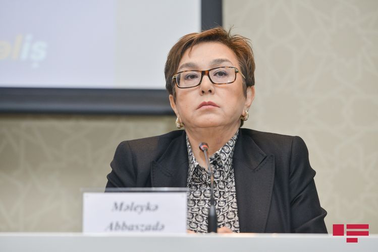 Малейка Аббасзаде обратилась к абитуриентам, учителям и родителям