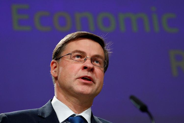 Dombrovskis: "EU open to all options to finance coronavirus fight"
