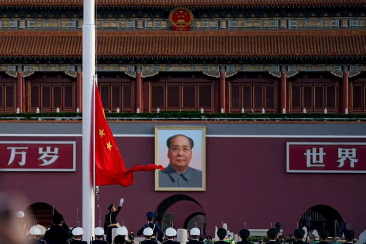 China mourns thousands who died in country