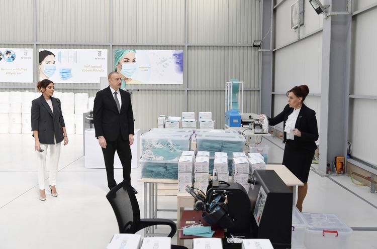 Prezident İlham Əliyev tibbi maska istehsalı müəssisəsinin açılışında iştirak edib - YENİLƏNİB