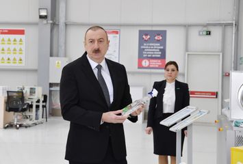 Prezident İlham Əliyev tibbi maska istehsalı müəssisəsinin açılışında iştirak edib - YENİLƏNİB